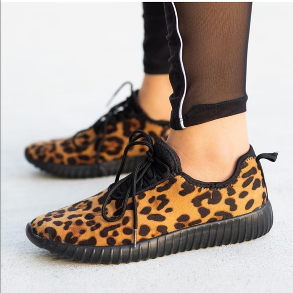 Trendy leopard print sneaker - Picture 2 of 8